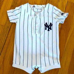 Yankees baby onesie only worn once